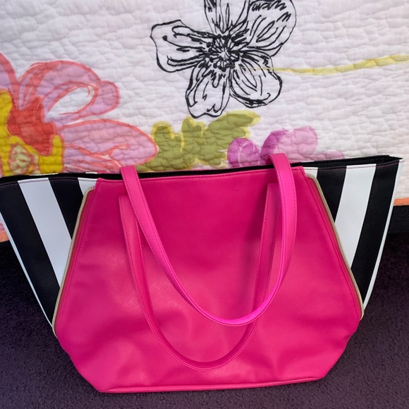 JUICY COUTURE Hot Pink/Black Strip Tote Bag, NWOT! - Picture 2 of 8